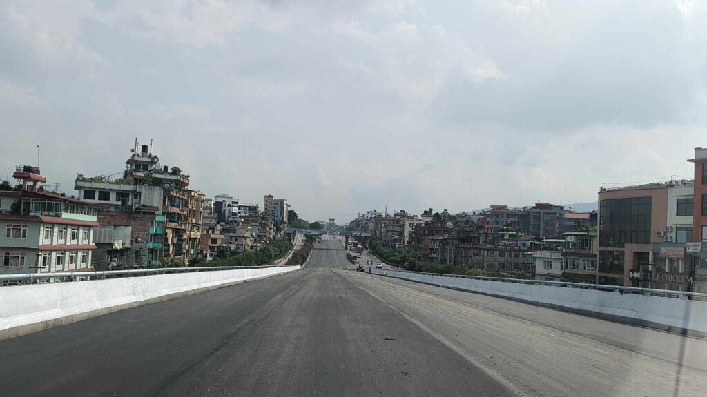ग्वार्को ओभरपासमा आजबाट गाडी गुड्ने, प्रधानमन्त्रीले उद्घाटन गर्दै